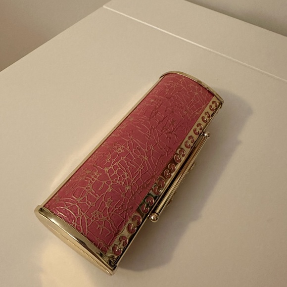 Clutch - Picture 4 of 4